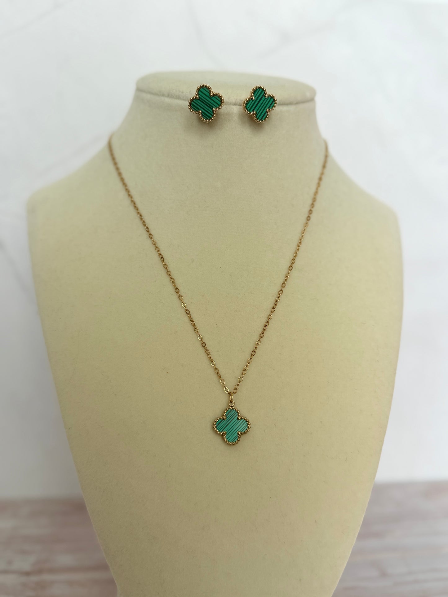 Clover Necklace & Earrings Set