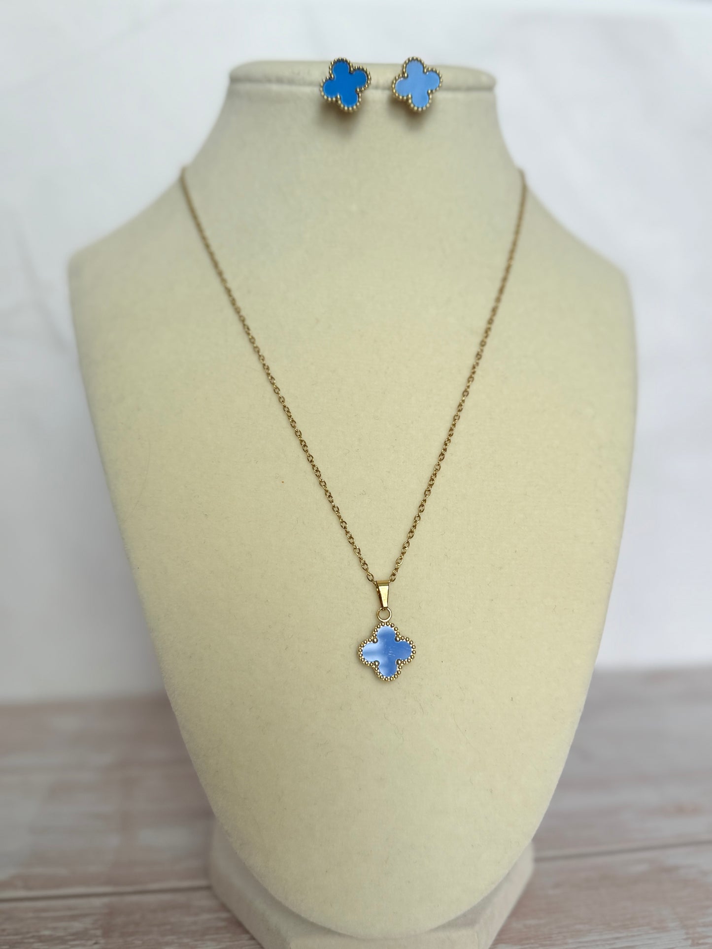 Clover Necklace & Earrings Set