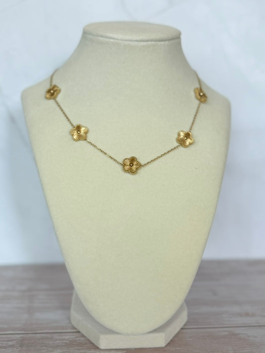 Trebol Gold Necklace